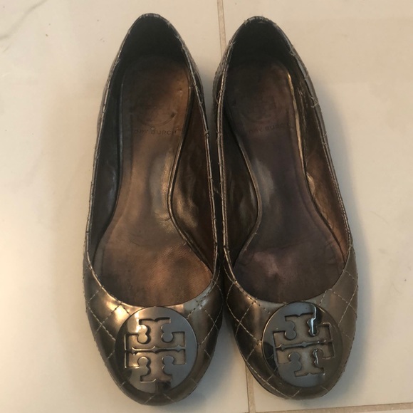 Tory Burch Quilted Gray/Silver flats - Picture 1 of 5